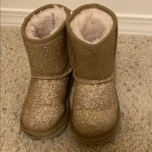 Little girl Ugg’s boots